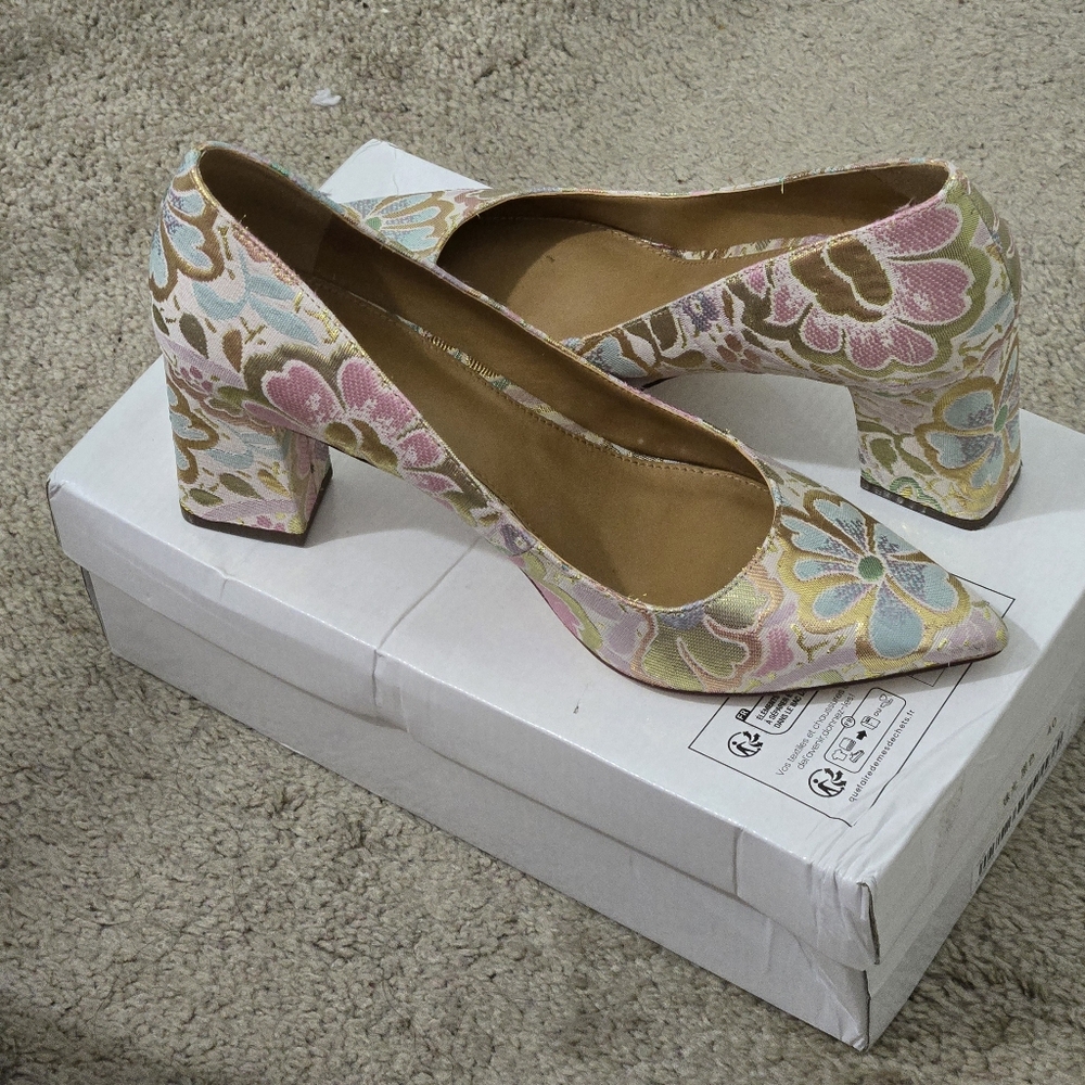 Women Heels - Picture 6 of 6